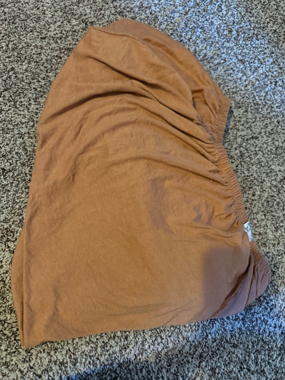 Copper pearl crib sheet (khaki)